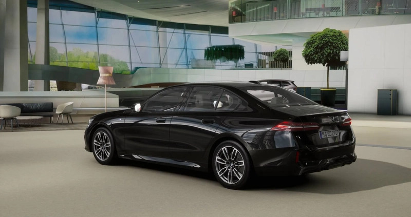BMW Seria 5 cena 255900 przebieg: 5, rok produkcji 2024 z Węgorzewo małe 79